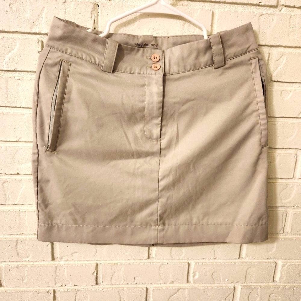 Maggie Lane Beige Skort Size 2